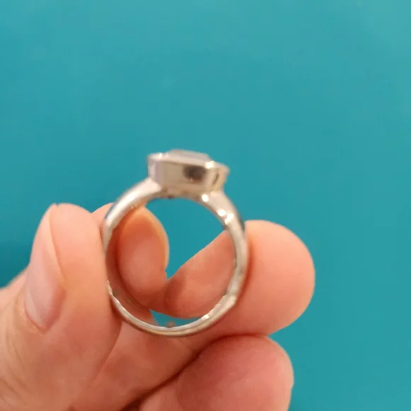 FAUX DIAMOND RING, size 7 - Picture 3 of 5